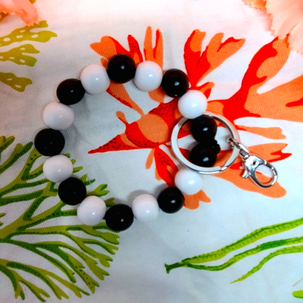 Keychain wristlet